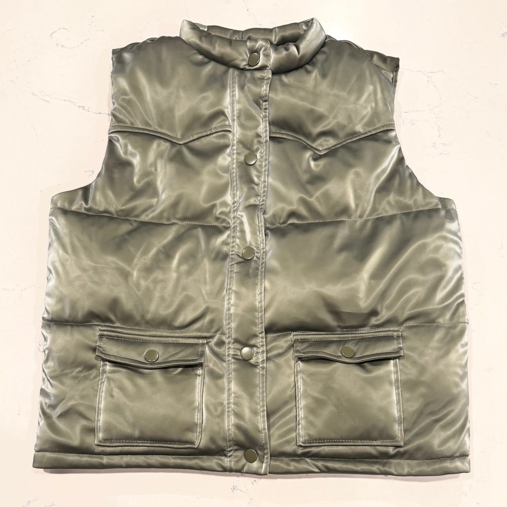 Forever 21 Shiny Green Puffer Vest Waterproof Pockets Kids Girl’s Size 14 NWT - Picture 5 of 9